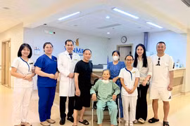 Vinmec Hạ Long giải cứu cụ bà 88 tuổi bị khối u giáp khổng lồ chèn ép đường thở suốt 18 năm