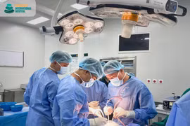 Gãy cổ xương đùi ở người già: 20–30% nguy cơ tử vong, can thiệp ra sao?