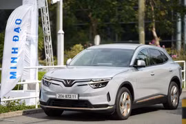 Vì sao nói tới xe gầm cao dưới 1 tỷ đồng là phải nghĩ ngay tới VinFast VF 8? 