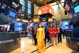 Nữ tỷ phú Nguyễn Thị Phương Thảo dự lễ rung chuông NYSE của Ngoại trưởng Mỹ 