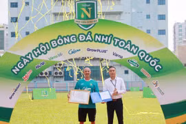 [e-Magazine] HLV Guillaume Graechen được vinh danh tại Ngày hội bóng đá Nhí Nutifood 2026