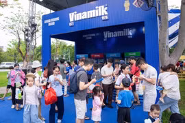 VINAMILK cùng trẻ em tận hưởng ngày hội mùa hè tại PHÚ MỸ HƯNG