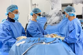 Lựa chọn Việt Nam mổ u não, bệnh nhân Campuchia phục hồi khả năng vận động và giao tiếp chỉ sau 6 ngày