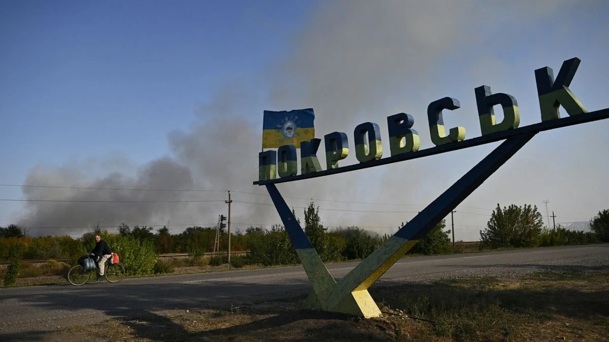 Đường rút của rút của Ukraine ở Pokrovsk bị lộ, "pháo đài thép" sụp đổ