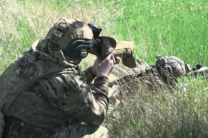 Quân đội Nga tiến vào Pokrovsk, phòng tuyến Ukraine bị chia đôi