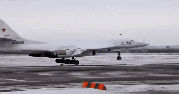 Tại sao Nga ngày càng sử dụng ít máy bay ném bom Tu-160?