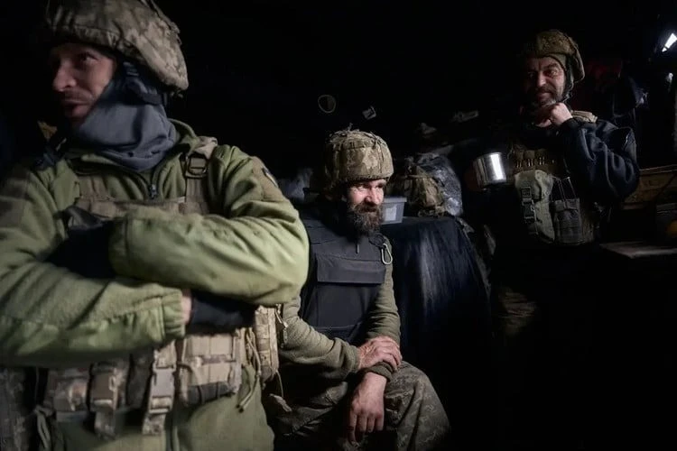 Tình báo Ukraine đang đàm phán với Nga, để quân Ukraine ở Myrnohrad ra hàng