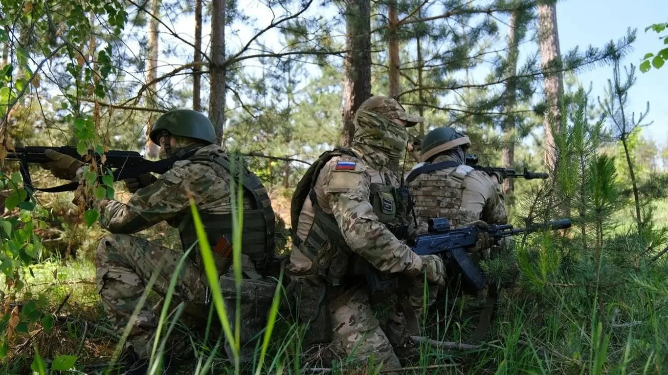 Ukraine chuyển quân phản công, Nga chớp thời cơ tiến vào trung tâm Pokrovsk