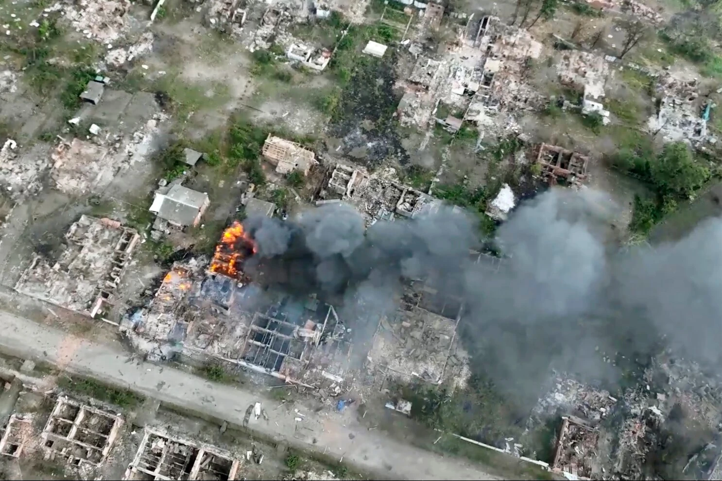 Ba tuyến phòng thủ Kharkov bị thiết giáp Nga phá vỡ trong vòng 12 giờ
