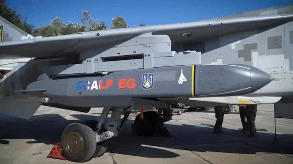 Truyền thông Anh đưa tin nước này đã đình chỉ viện trợ tên lửa Storm Shadow cho Ukraine, dường như vì lo ngại không đủ vũ khí tự vệ.