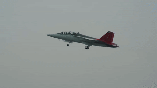 Máy bay huấn luyện phản lực tiên tiến T-7A Red Hawk đã được lựa chọn từ năm 2018 để thay thế cho máy bay huấn luyện T-38C Talons vào năm nay.