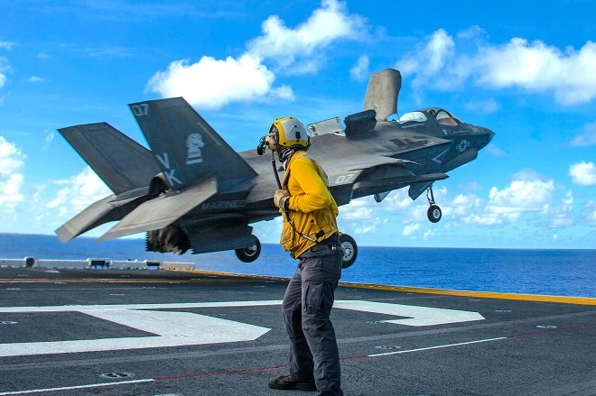 Mỹ - Nhật quyết tâm dùng máy bay F-35B để đối đầu Trung Quốc