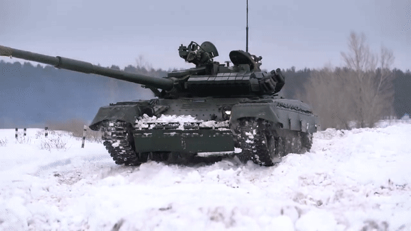 So với biến thể trước, T-64BV Mod 2017 được nâng cấp có hệ thống bảo vệ chống bức xạ và được phủ giáp phản ứng nổ Kontakt-5 giúp xe bảo vệ tốt hơn trước các loại tên lửa chống tăng.