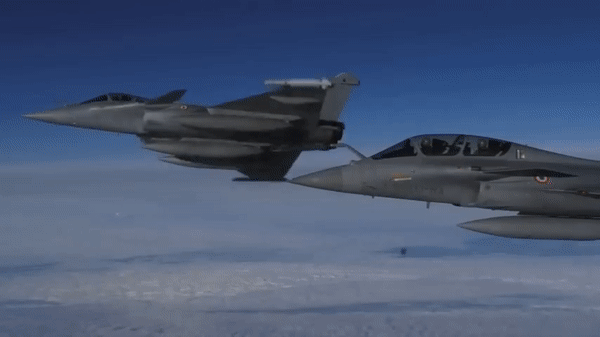 Bằng cách cung cấp Super Rafale như một giải pháp thay thế hợp lý hơn, đặc biệt là về chi phí bảo trì và vận hành dài hạn, Pháp hy vọng sẽ thuyết phục được các quốc gia cho đến nay vẫn bị ràng buộc vào chương trình F-35.
