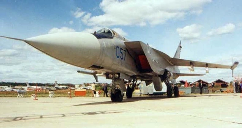 Lý do phương Tây phải sợ máy bay đánh chặn hạng nặng MiG-31 Nga