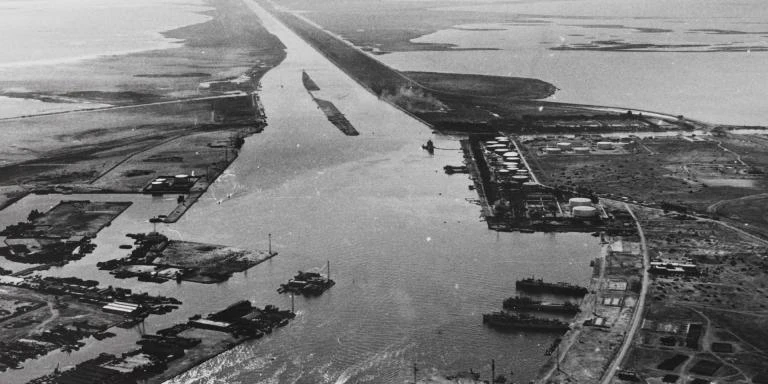 Khủng hoảng kênh đào Suez 1956 và nỗi "quốc nhục" của người Anh