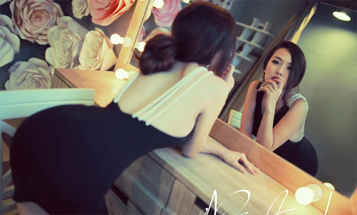 Hot girl có vẻ đẹp khiêu khích kiếm 150 triệu đồng/tháng