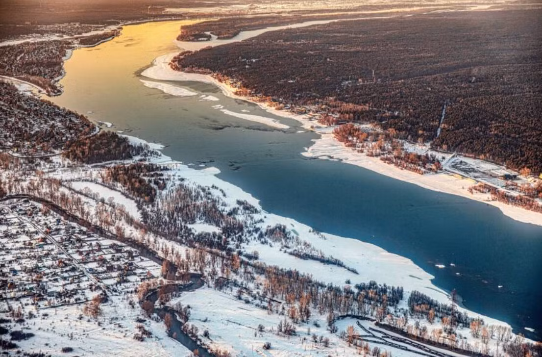 Khi tiến hành khai quật tại một địa điểm được gọi là Ivanovka-6 ở Siberia, các chuyên gia đến từ trường Đại học Sư phạm Quốc gia Novosibirsk bất ngờ tìm thấy quần thể chôn cất cổ xưa kỳ lạ. Ảnh: @Đại học Sư phạm Quốc gia Novosibirsk.
