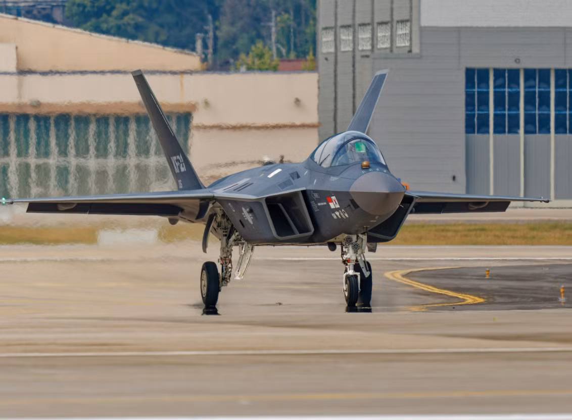 Không quân Ấn Độ (IAF) hiện đang đối mặt với tình trạng thiếu hụt phi đội tác chiến do các máy bay cũ như MiG-21 và Jaguar đang dần bị loại ra khỏi biên chế. Ảnh: @ Defence Security Asia.