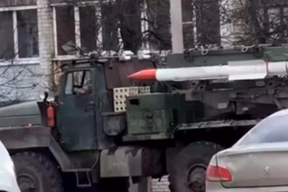 russia-deploys-first-r-77-frankensam-air-defense-system-following-repeated-ukrainian-drone-strikes-925-001-40bcda6c.jpg