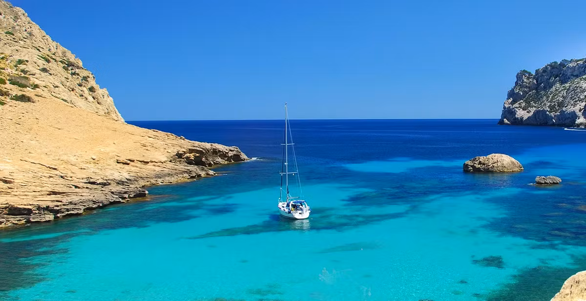 Được tìm thấy ngoài khơi một trong những bãi biển du lịch nổi tiếng nhất của Mallorca, xác tàu đắm này mang đến một góc nhìn đặc biệt về thương mại, công nghệ đóng tàu và đời sống thường nhật của người La Mã trên khắp Tây Địa Trung Hải. Ảnh: @Đại học Quần đảo Balearic.