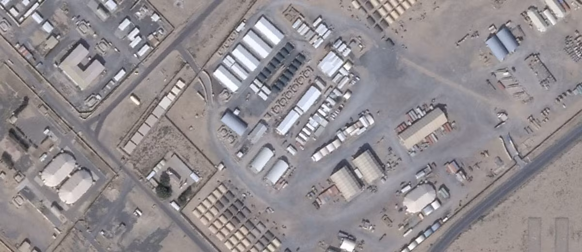 Ngoài ra, các nhóm bán quân sự Iraq được cho là có quan hệ với Iran cũng tiến hành các cuộc tập kích nhằm vào lực lượng mặt đất của Ý tại một số cơ sở quân sự ở Iraq, cho thấy phạm vi căng thẳng đang lan rộng.