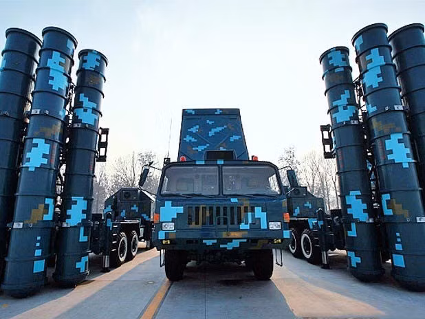 Giới quan sát quốc tế cũng nhận định rằng Pakistan, bằng việc triển khai HQ-9BE, đang gửi đi thông điệp răn đe chiến lược rõ ràng: Islamabad sẵn sàng ngăn chặn mọi hành vi xâm nhập không phận. Hệ thống này giúp củng cố lòng tin của giới lãnh đạo quân sự Pakistan vào khả năng phòng thủ, đồng thời nâng cao vị thế trong các cuộc đối thoại an ninh với Ấn Độ.