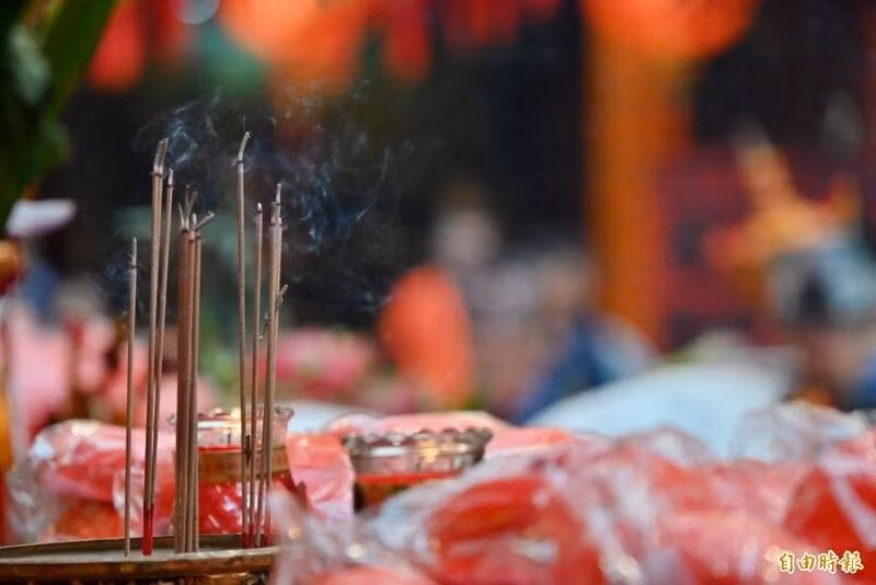 Tin tốt là vận hạn này chỉ mang tính thời điểm. Chuyên gia Kha Bách Thành khẳng định, chỉ cần nhóm người tuổi Tỵ này cẩn trọng, giữ mình an toàn và qua được hết tháng cô hồn là sẽ bình an.