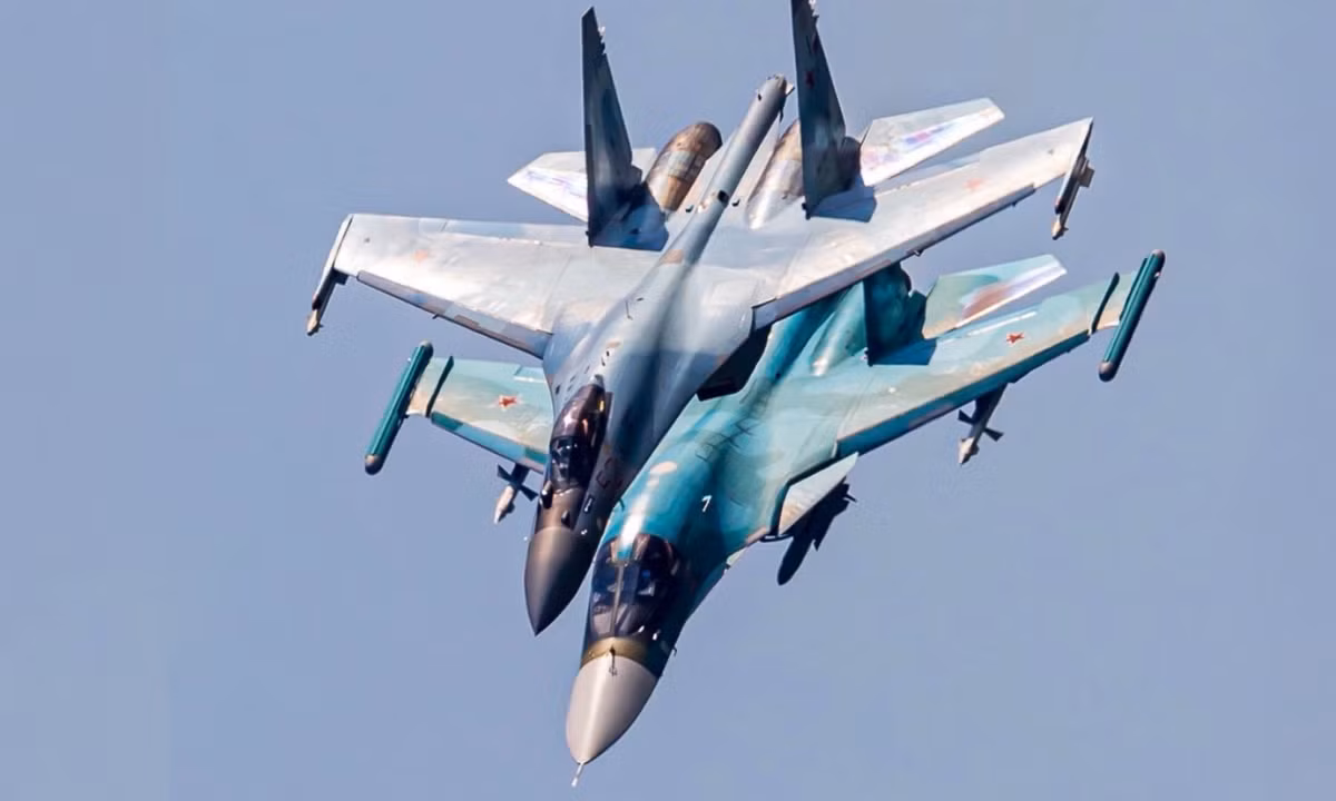 Là phương tiện kế nhiệm trực tiếp của Il-28, Nga hiện đang sản xuất máy bay chiến đấu tấn công Su-34M với chi phí tương đối thấp hơn. Ảnh: @ Aviation International News.