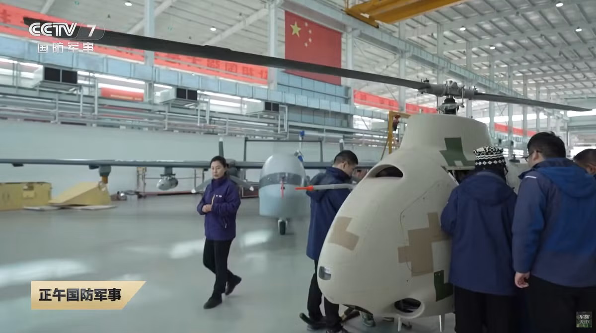 Phương tiện quân sự này hiện đang bước vào giai đoạn mở rộng thử nghiệm bay mới, sau khi hoàn thành vụ phóng tên lửa đầu tiên. Ảnh: @CCTV.
