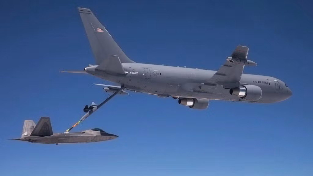 Loạt tai nạn này không chỉ làm dấy lên câu hỏi về mức độ an toàn của Pegasus, mà còn đặt ra thách thức lớn đối với năng lực tiếp dầu trên không - một trong những trụ cột sức mạnh Không quân Mỹ. Mỗi lần vòi phun bị kẹt là một lần phi hành đoàn và cả phi đội chiến đấu cơ đối diện nguy cơ rơi vào tình huống “thảm họa chỉ cách vài giây”.