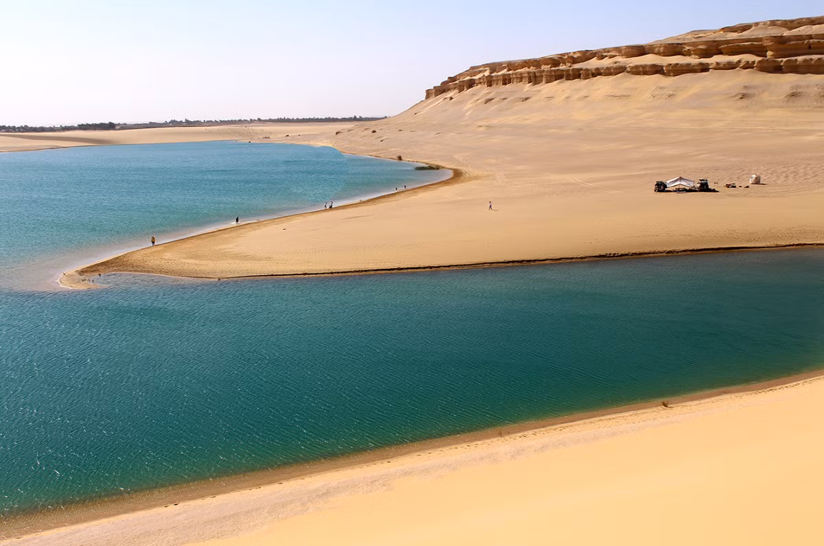 Trong quá trình khai quật tại ốc đảo Fayoum ở Ai Cập, các chuyên gia đến từ Cơ Quan Cổ Vật Ai Cập đã bất ngờ tìm thấy một hiện vật lạ. Ảnh: @Cơ Quan Cổ Vật Ai Cập.