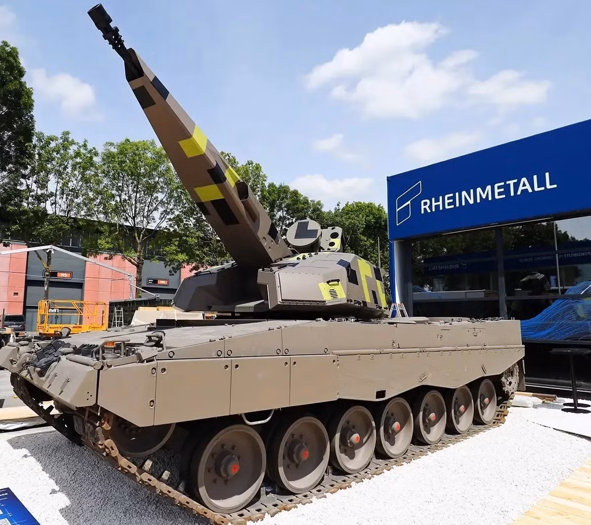 Trong khi các công nghệ tương lai vẫn đang hoàn thiện, Skyranger 30 được xem là giải pháp tức thời giúp Đức lấy lại lợi thế phòng không tầm ngắn, vốn đã suy giảm từ sau Chiến tranh Lạnh. Khoản đầu tư hàng tỷ USD này không chỉ củng cố khả năng bảo vệ bầu trời Đức, mà còn gửi thông điệp về cam kết của Berlin đối với an ninh NATO trước thách thức mới.