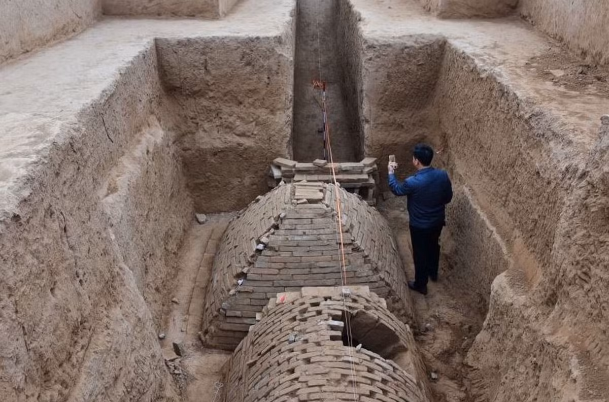 Đó là một ngôi mộ bí ẩn hình kim tự tháp, tuy nhiên niên đại của ngôi mộ này vẫn chưa thể được xác định. Ảnh: @Cục Di tích Văn hóa Hà Nam.