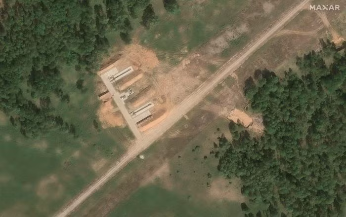 Ông Brady Africk, một nhà phân tích tình báo nguồn mở cho biết, Nga thường kết hợp UAV tấn công mang chất nổ với UAV mồi nhử nhằm bào mòn phòng không Ukraine. Ông nhận định: “Nếu không phá hủy ngay từ mặt đất, Ukraine sẽ phải tiêu hao nguồn lực lớn để đối phó với các UAV này trên không”.