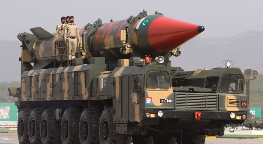 Tuy nhiên, các chuyên gia cũng chỉ ra rằng tên lửa tầm xa nhất của Pakistan hiện nay là Shaheen-III với tầm bắn khoảng 2.750 km, chủ yếu nhằm răn đe đối thủ khu vực là Ấn Độ.