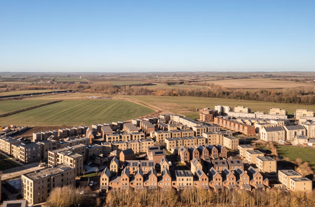 Các chuyên gia đến từ Bảo tàng Khảo cổ học và Nhân chủng học Cambridge khi đang thăm dò tại Trumpington Meadows ở ranh giới phía nam Cambridge thì bất ngờ tìm thấy một ngôi mộ cổ kỳ lạ. Ảnh: @Bảo tàng Khảo cổ học và Nhân chủng học Cambridge.