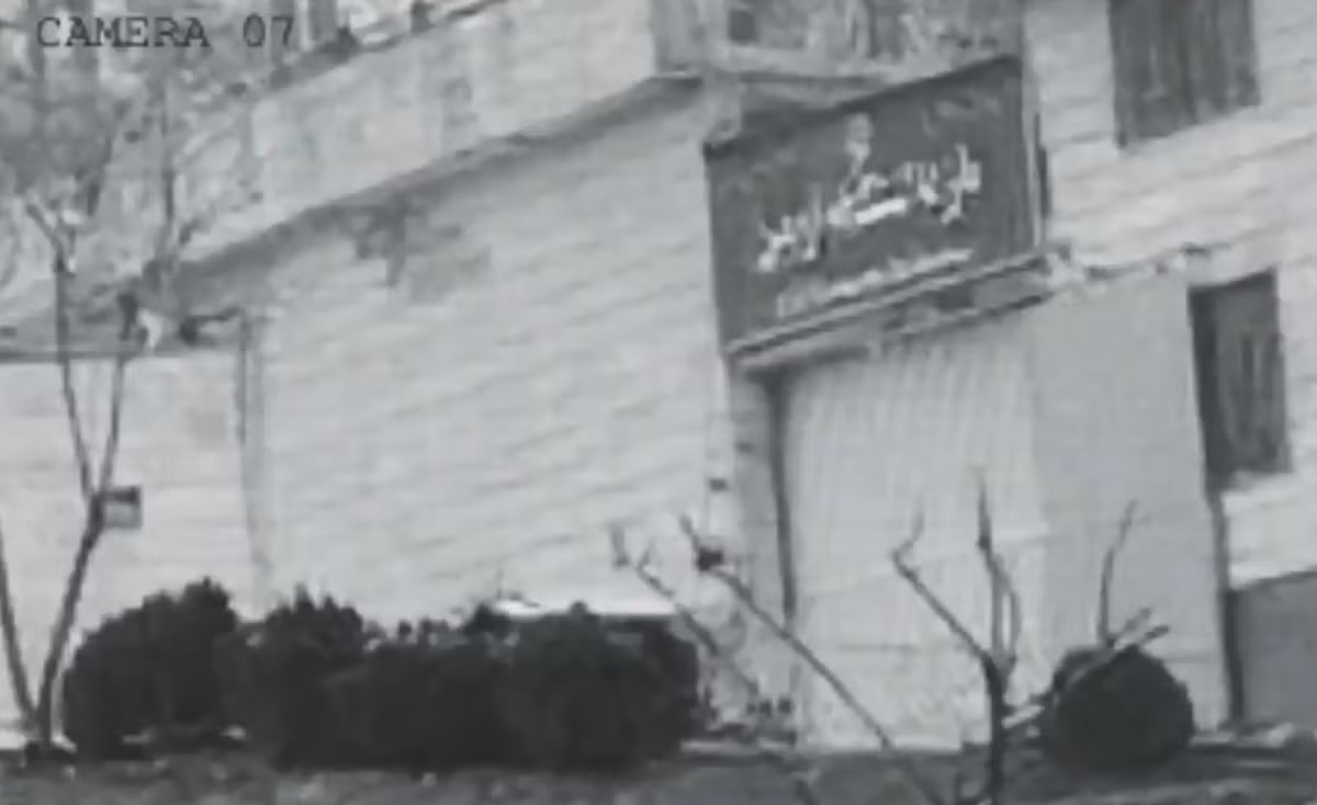 Một mục tiêu khác ở Tehran là nhà tù Evin, nơi mà theo Bộ trưởng Quốc phòng Israel Israel Katz, là nơi giam giữ các tù nhân chính trị và những người phản đối Cộng hòa Hồi giáo. Ảnh: @clashreport.