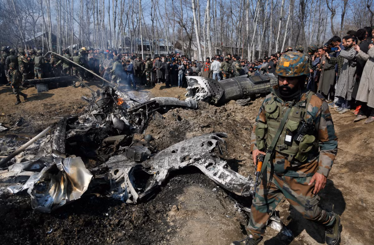 Tổng tham mưu trưởng Lục quân Pakistan, ông Asim Munir đã bác bỏ những tuyên bố của Ấn Độ về sự hỗ trợ của Trung Quốc trong cuộc xung đột gần đây, gọi tuyên bố này là "vô trách nhiệm và không đúng sự thật". Phát biểu tại Đại học Quốc phòng ở Islamabad, Asim Munir cho biết, thành công của Pakistan trong Chiến dịch bắt nguồn từ "năng lực quân sự bản địa và khả năng phục hồi tự thân". Ảnh: @ Aero News Journal.