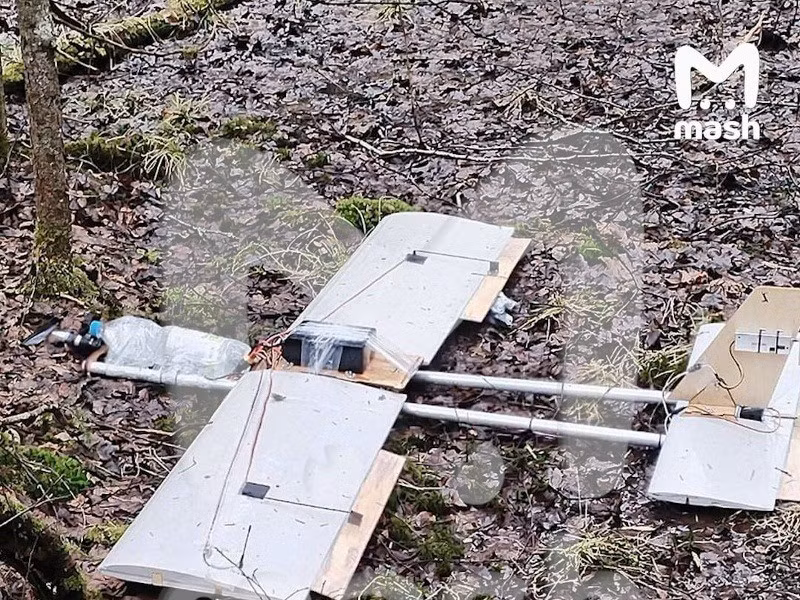 Trước tình hình UAV liên tục bị vô hiệu hóa, tình báo Ukraine ngày càng phải phụ thuộc vào dữ liệu từ phương Tây, đặc biệt là Mỹ và NATO. Các nguồn hỗ trợ bao gồm ảnh vệ tinh, UAV chiến lược hoạt động ngoài lãnh thổ Ukraine cùng hệ thống do thám điện tử. Một quan chức an ninh Nga nhấn mạnh nếu Washington ngừng cung cấp thông tin, Quân đội Kiev sẽ “chẳng còn gì cả”.