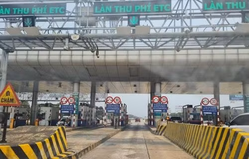[VIDEO] VETC tạm dừng phí quản lý sau làn sóng phản đối của khách hàng
