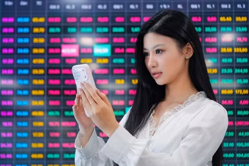 [VIDEO] VN-Index tăng 20 điểm nhưng khối tự doanh bán ròng, VCK tâm điểm