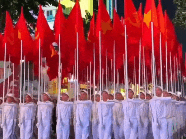 Hào hùng hợp luyện diễu binh trên đường Lê Duẩn trước Dinh Độc Lập