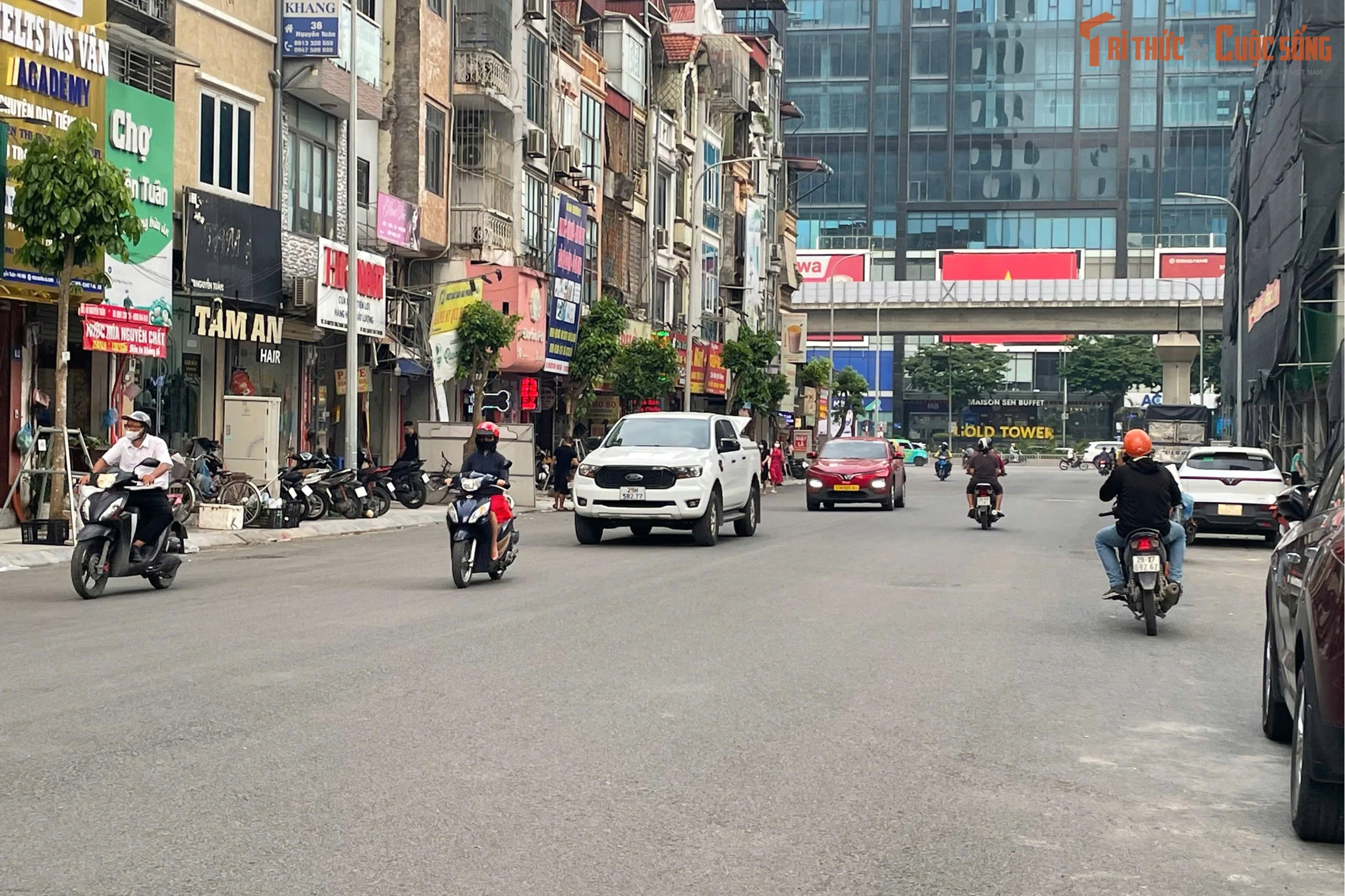 Đường Nguyễn Tuân dần 'thay áo mới', sắp hoàn thiện diện mạo