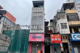Công trình thi công khiến nhiều nhà liền kề nứt toác, 2 căn đổ sập hoàn toàn