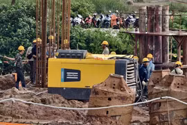 Công trường đường sắt cao tốc Hà Nội - Quảng Ninh nhộn nhịp dịp 2/9