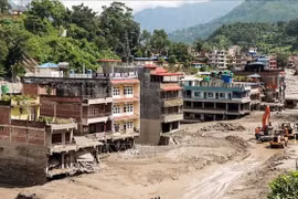 Trung Quốc gửi viện trợ khẩn cấp và cử chuyên gia cứu hộ tới Nepal