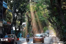 Thời tiết ngày 27/5: Miền Bắc tiếp tục nắng nóng, Hà Nội có nơi trên 40 độ C