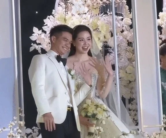 Chuyện tình của cô dâu xinh đẹp hot nhất MXH