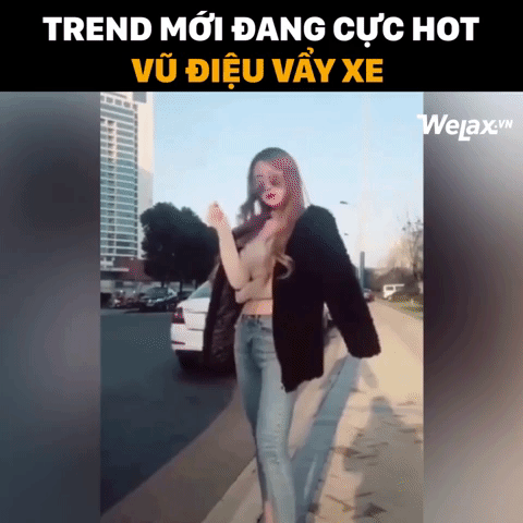 Một lưu ý nho nhỏ cho các bạn trẻ khi tham gia trào lưu vũ điệu vẫy xe đó là đầu tiên phải chọn cảnh sang chảnh, làm sao để người ta thấy mình như sao hạng A đang tạo dáng trên thảm đỏ. Giữ tư thế ấy ít nhất 5s để thần thái thật tỏa sáng.